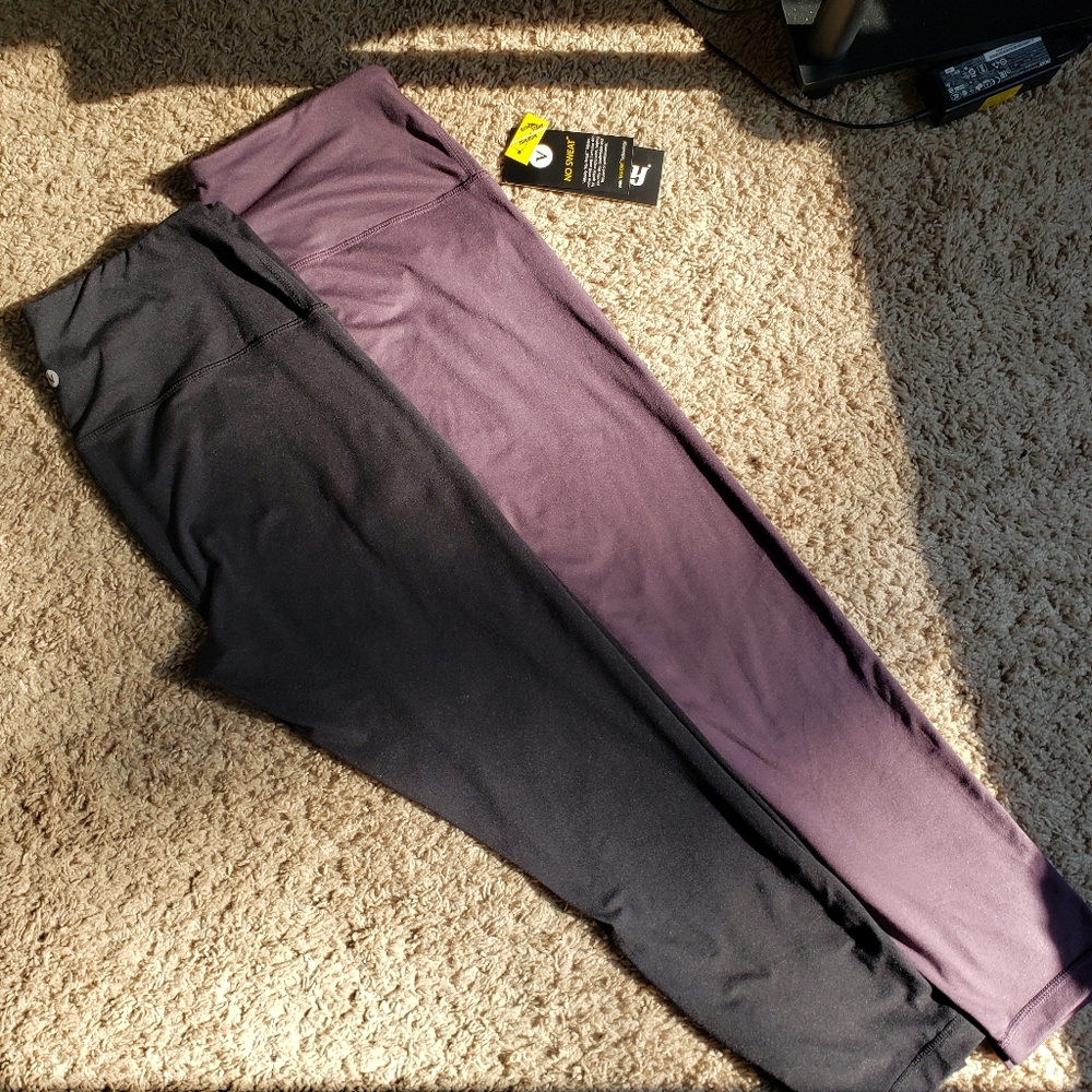 High Rise Workout Leggings - Picture 2 of 5